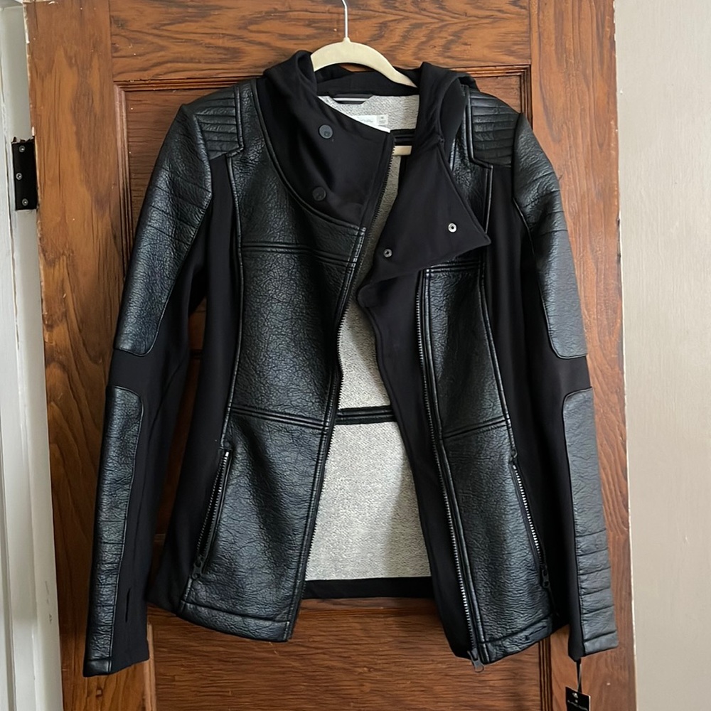 NWT assymetric hooded moto Blanc Noir jacket